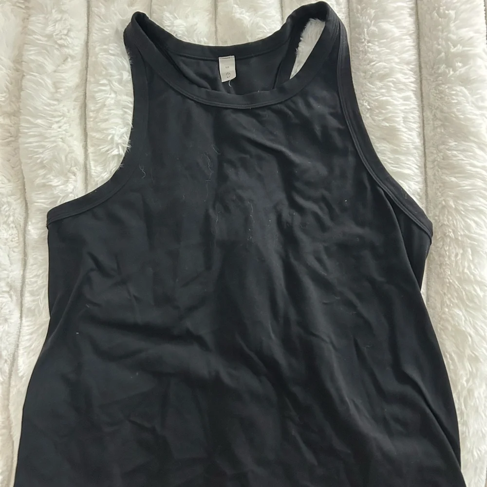 lululemon athletica Women's Sleek Black Tank Top - Picture 3 of 5
